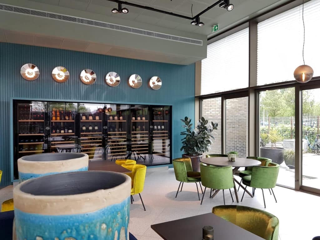 Pure wijnkasten, Olympic Hotel